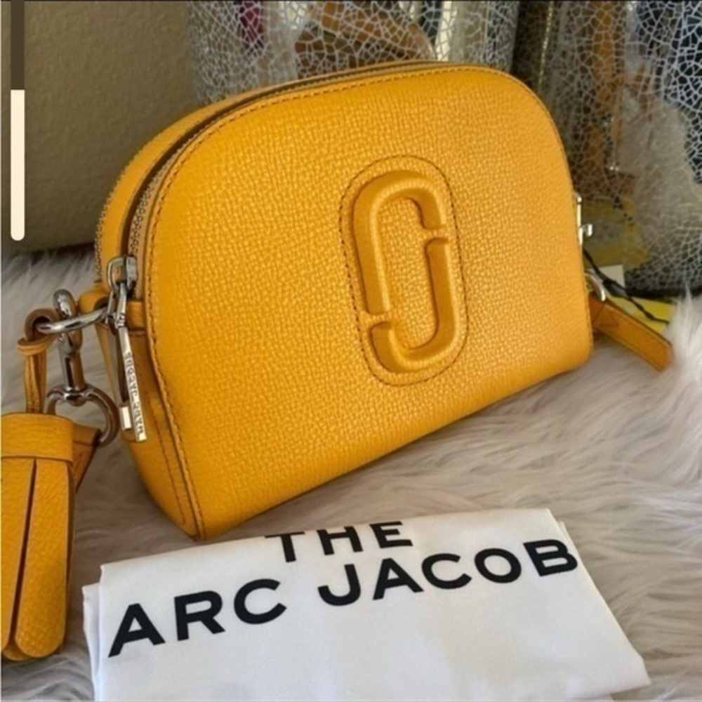 Marc jacobs shutter leather crossbody bag